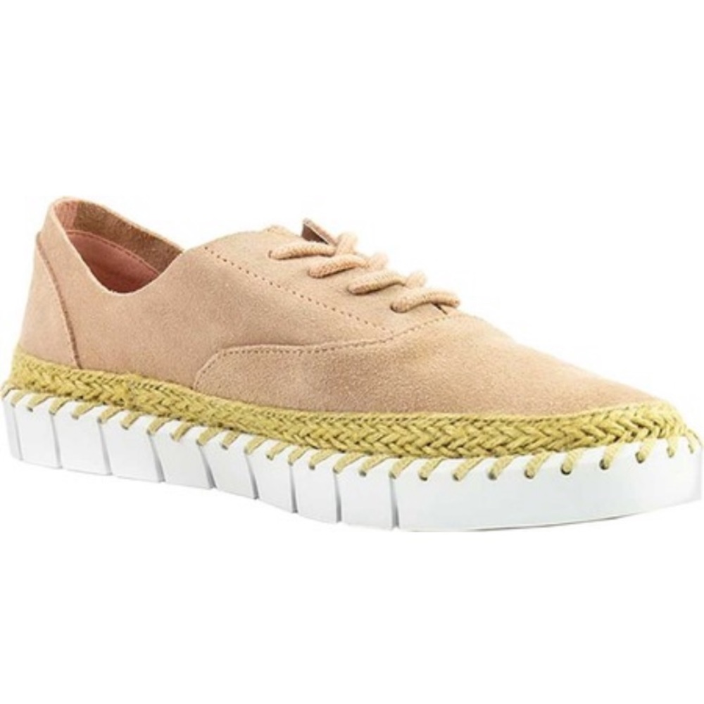 Crevo Women's Camellia Sneaker blush suede size 10 new